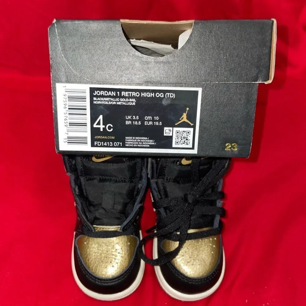 Jordan 1 Retro High Top Nike Black and Gold Sneakers